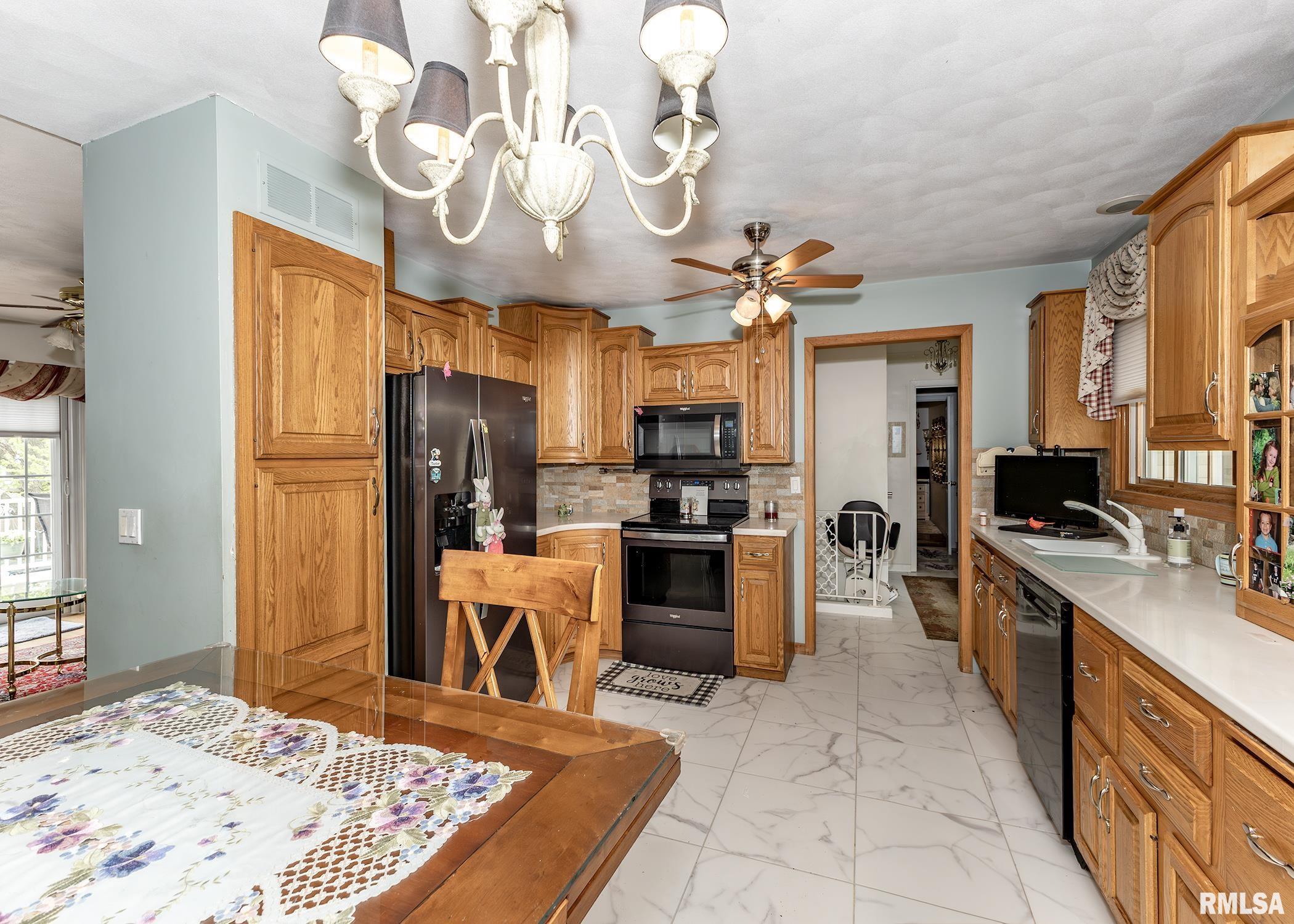 3515 36th Street, Moline, Illinois image 14