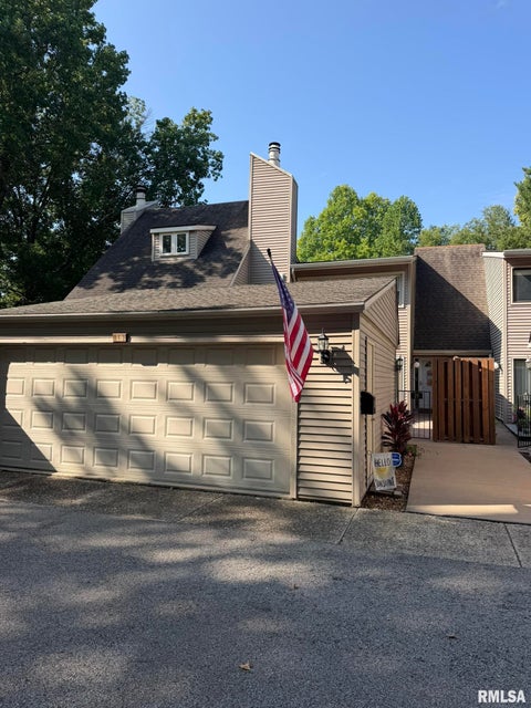 Condo For Sale - 19 Country Place #19<br/> Springfield, IL 62703