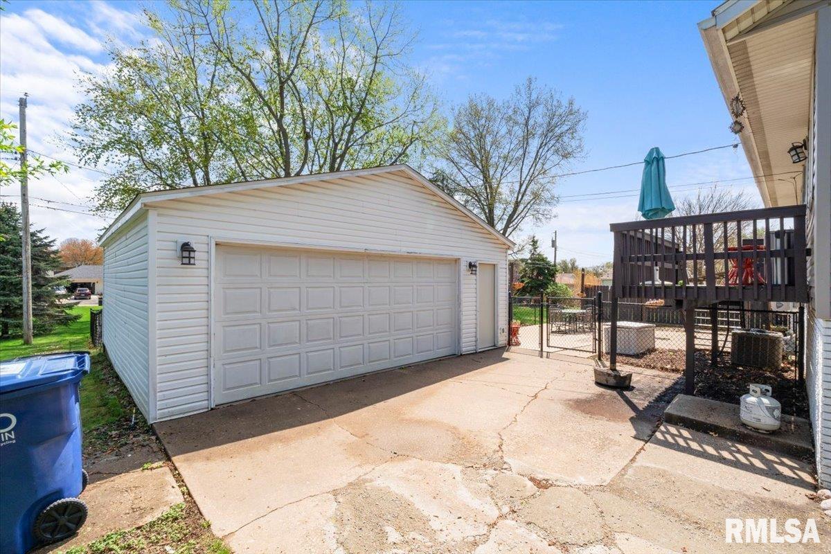 3555 Eldorado Drive, Bettendorf, Iowa image 40