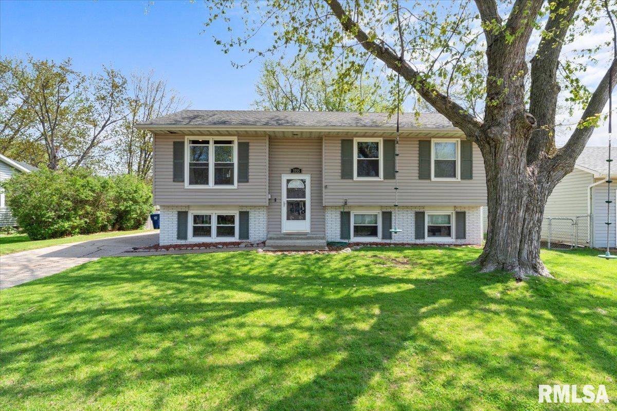 3555 Eldorado Drive, Bettendorf, Iowa image 1