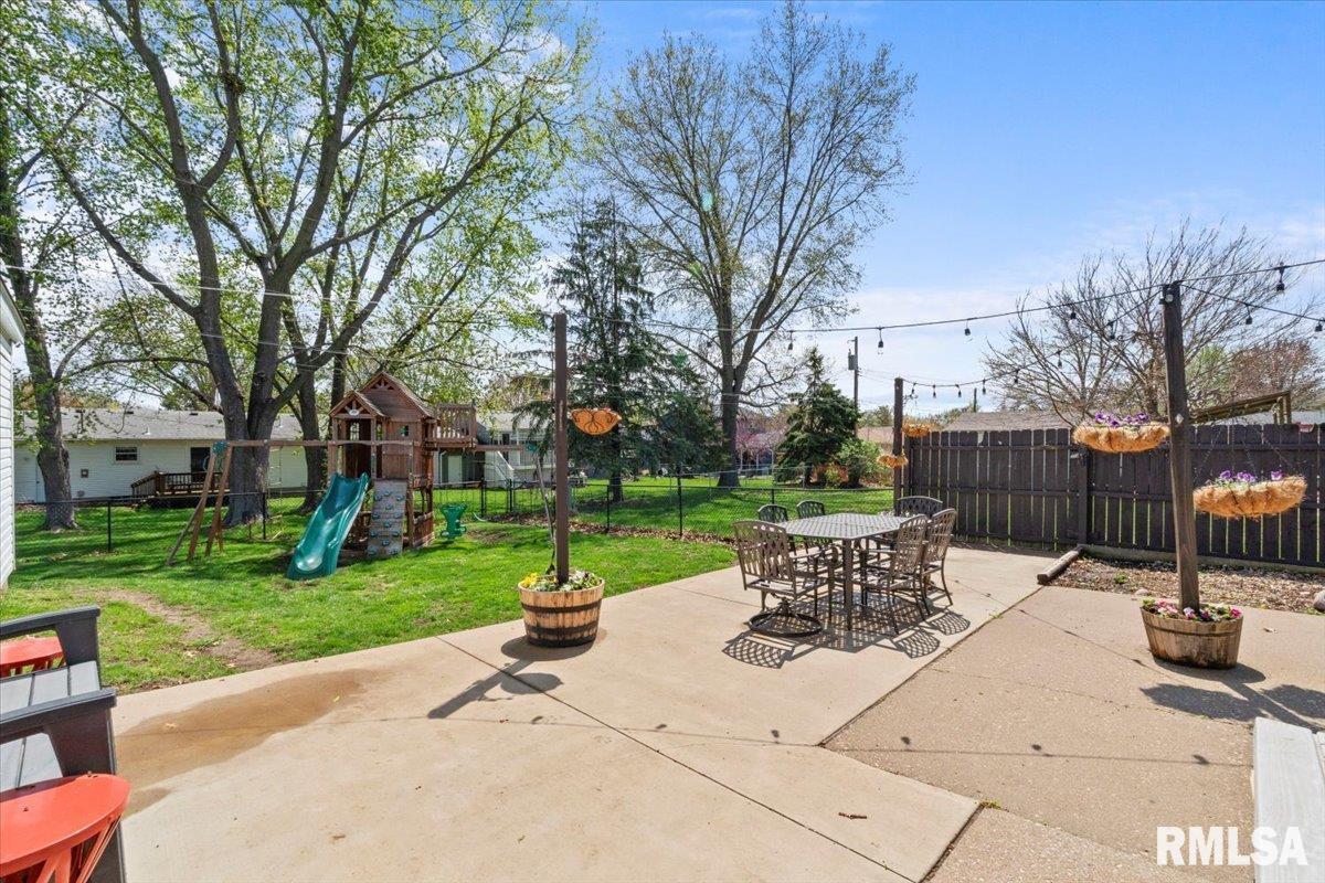 3555 Eldorado Drive, Bettendorf, Iowa image 36