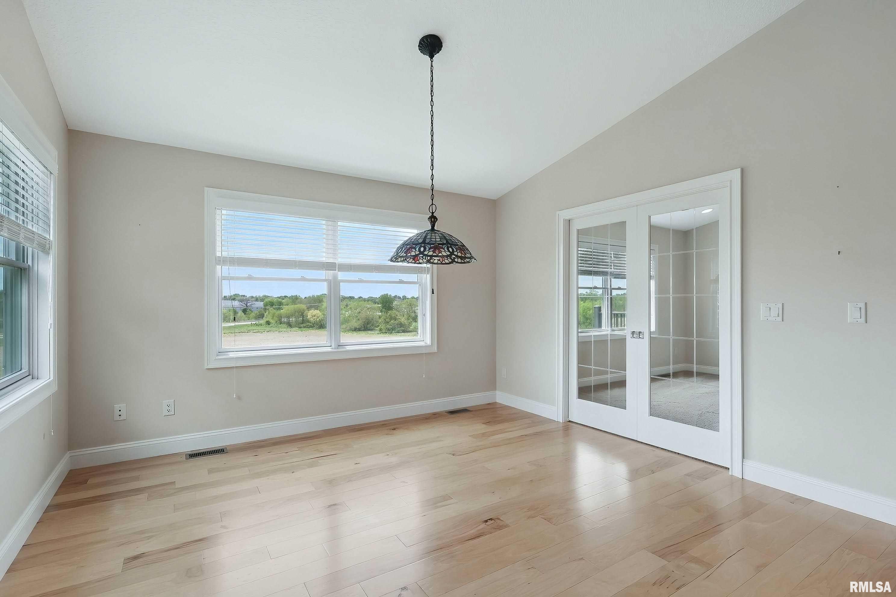 3763 Glengevlin Way, Bettendorf, Iowa image 22