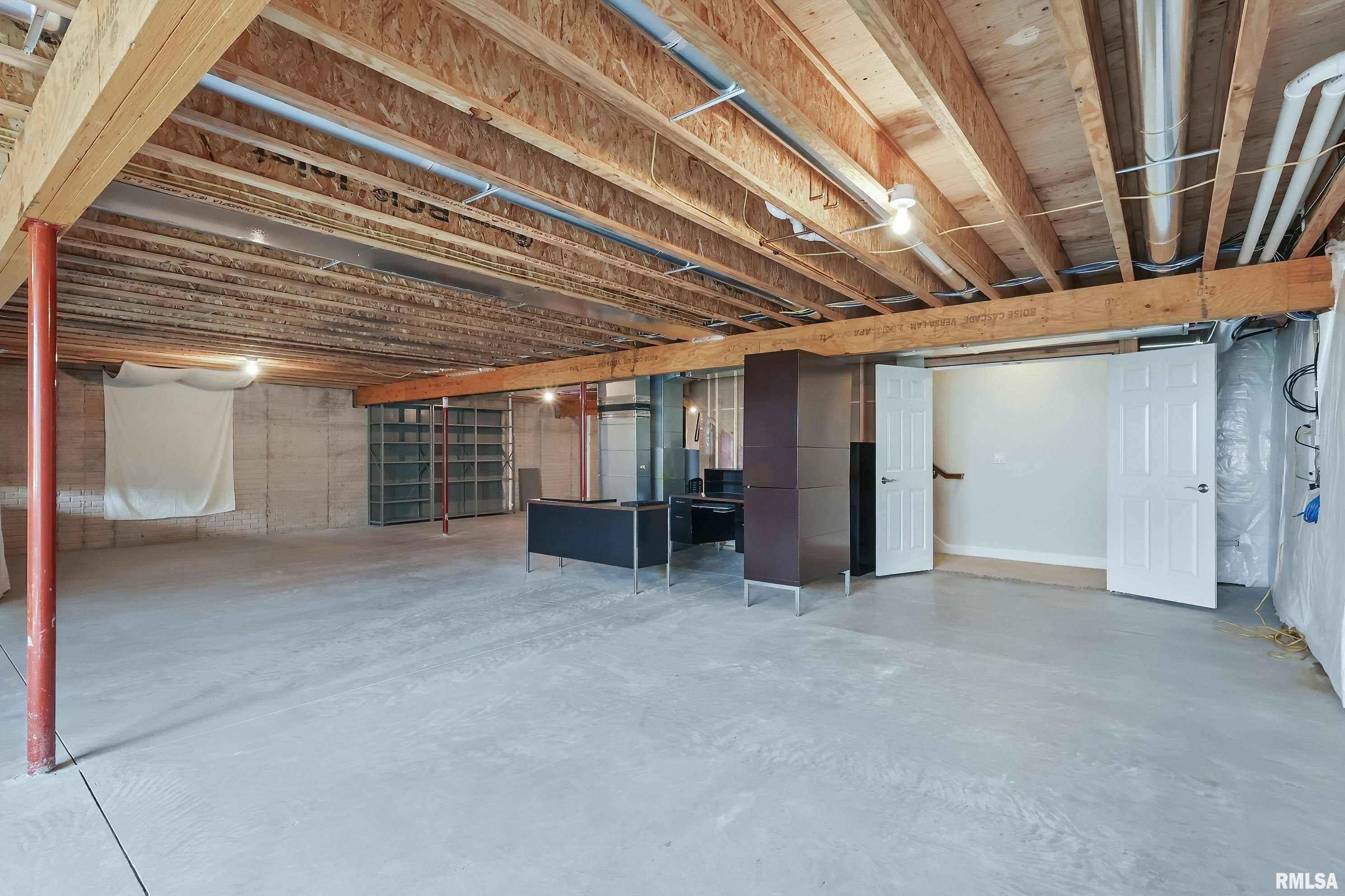 3763 Glengevlin Way, Bettendorf, Iowa image 29