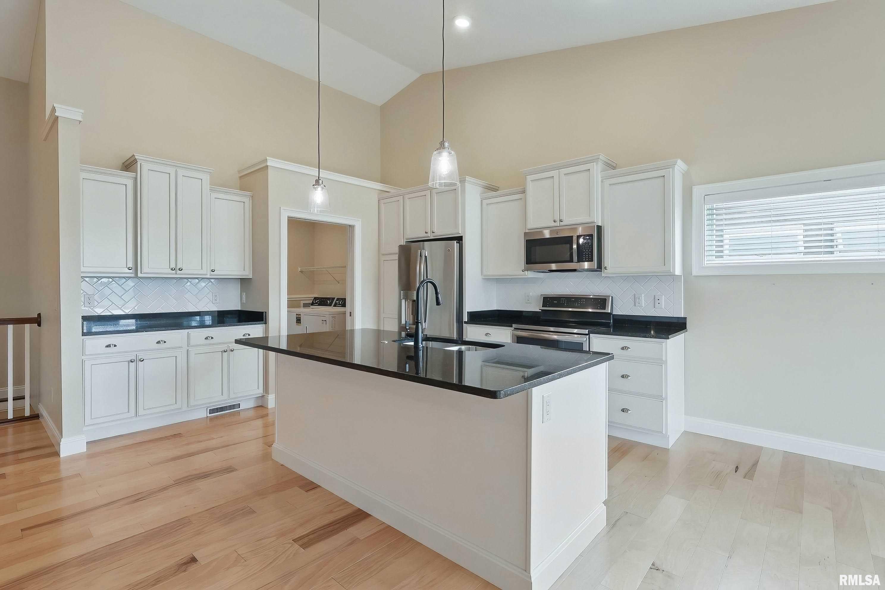 3763 Glengevlin Way, Bettendorf, Iowa image 17