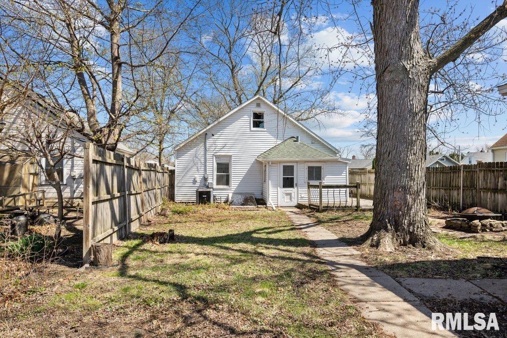 2435 33rd Street, Moline, Illinois image 19