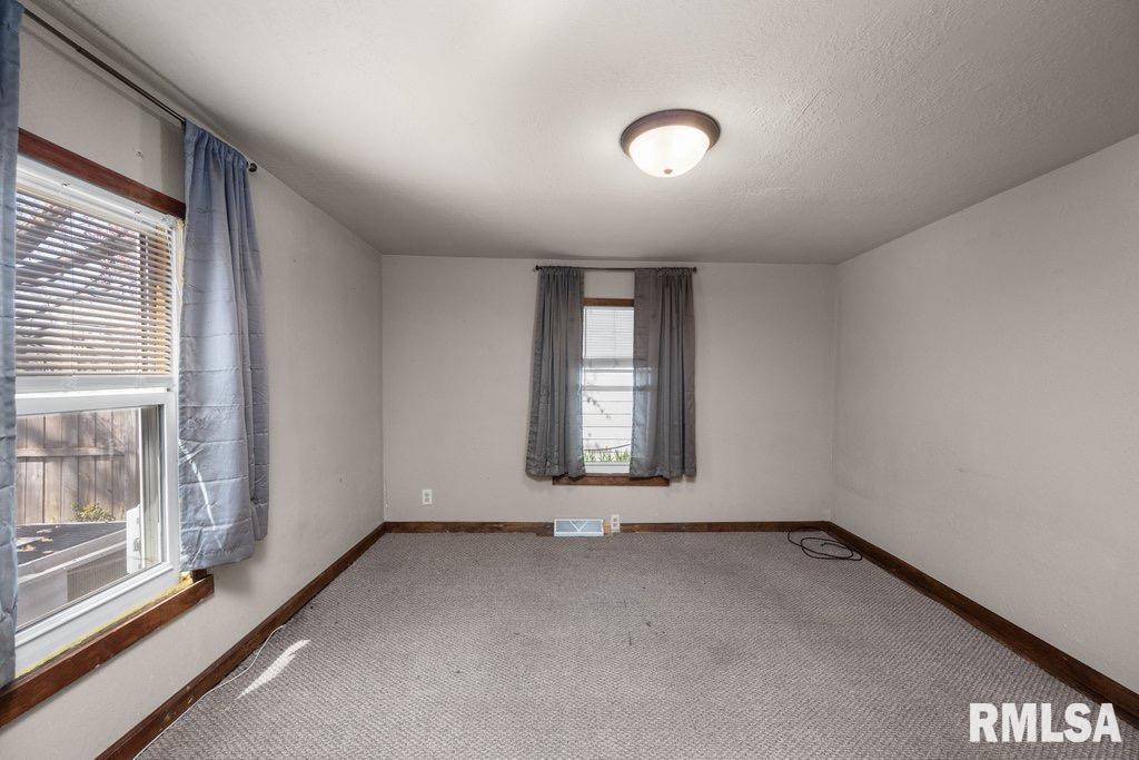 2435 33rd Street, Moline, Illinois image 16