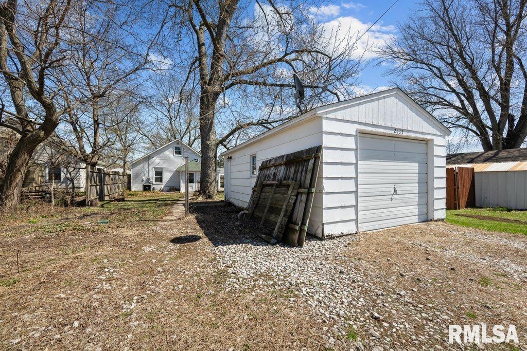 2435 33rd Street, Moline, Illinois image 20