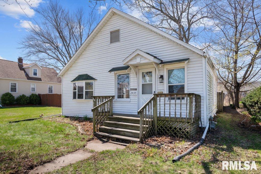 2435 33rd Street, Moline, Illinois image 2
