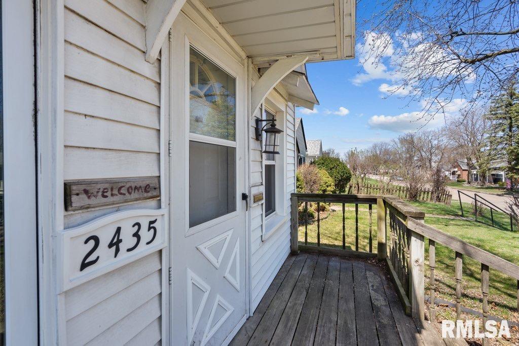 2435 33rd Street, Moline, Illinois image 3