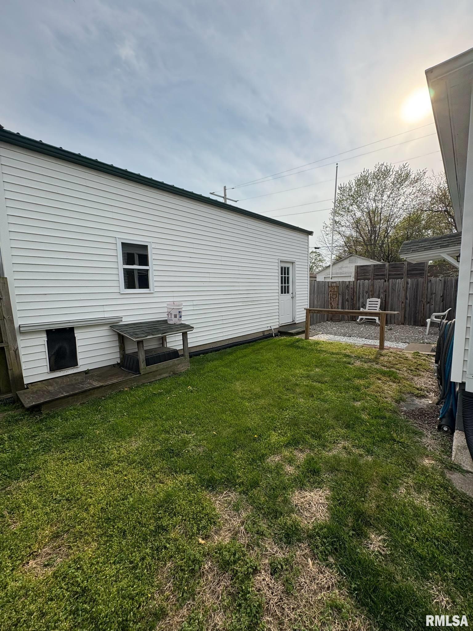 402 Lawrence Street, Benton, Illinois image 3