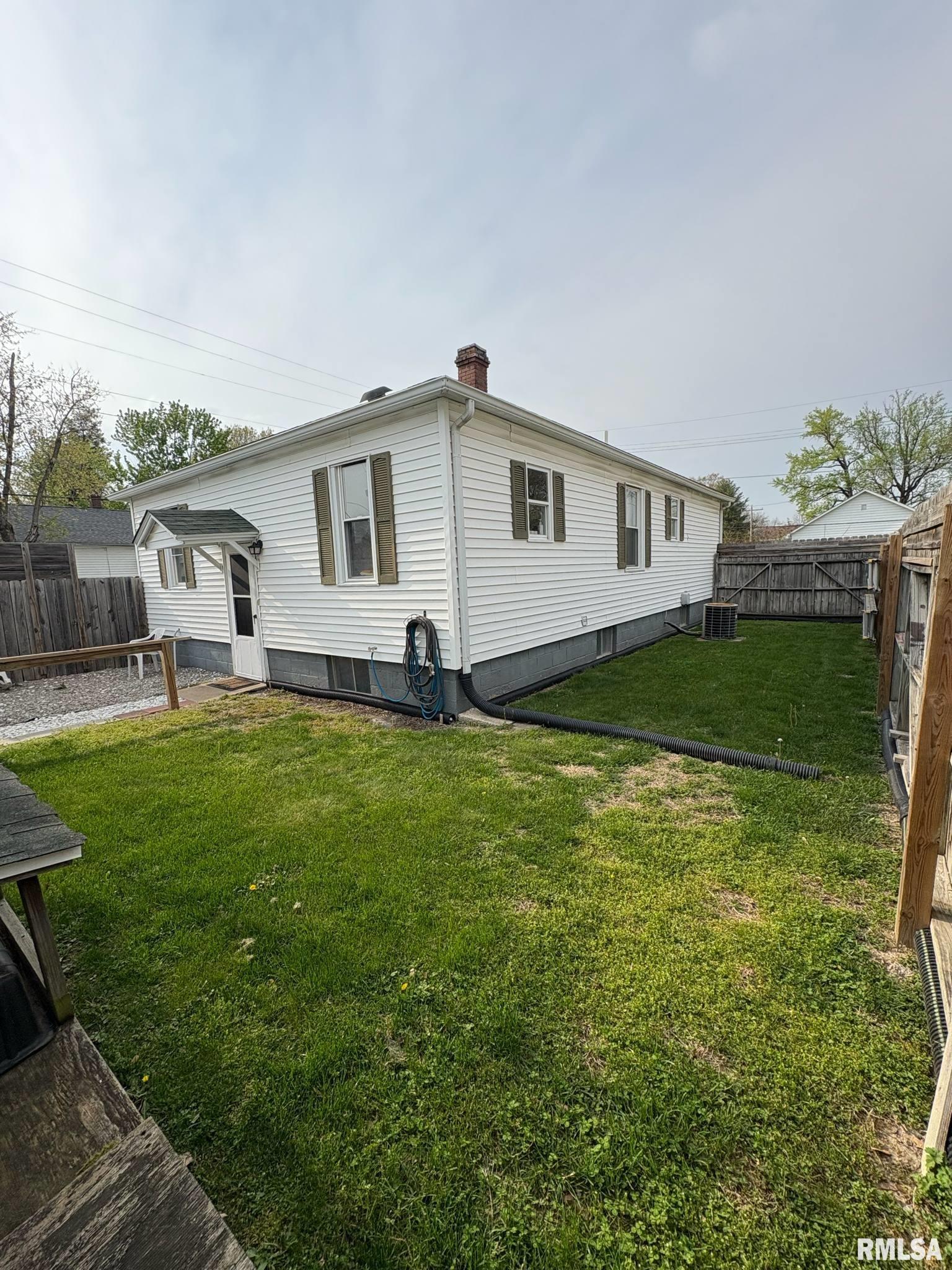 402 Lawrence Street, Benton, Illinois image 4