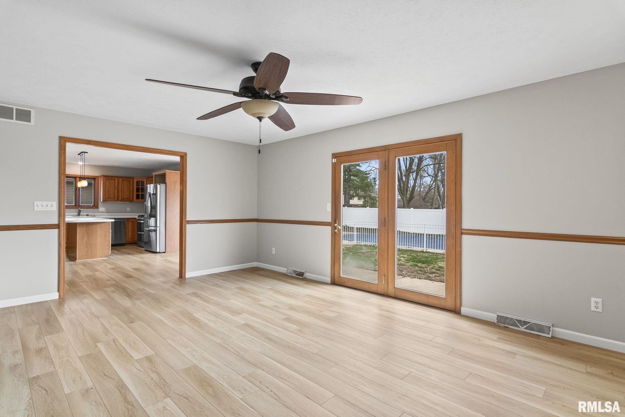 7 Brook Lane, Riverton, Illinois image 7