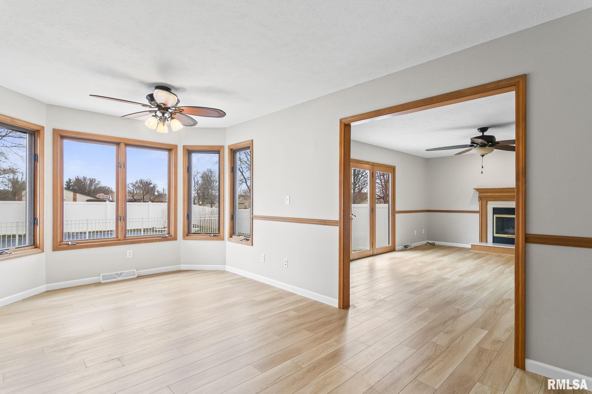 7 Brook Lane, Riverton, Illinois image 17