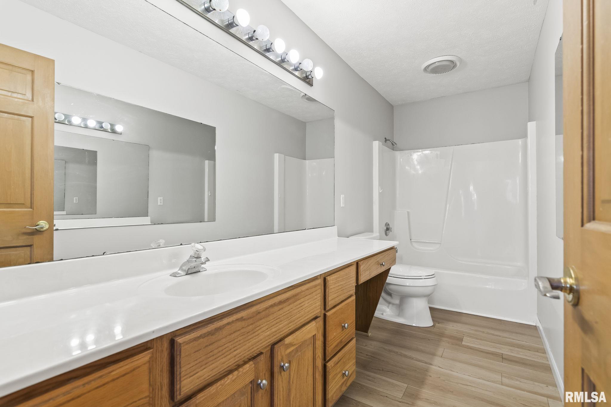 7 Brook Lane, Riverton, Illinois image 28