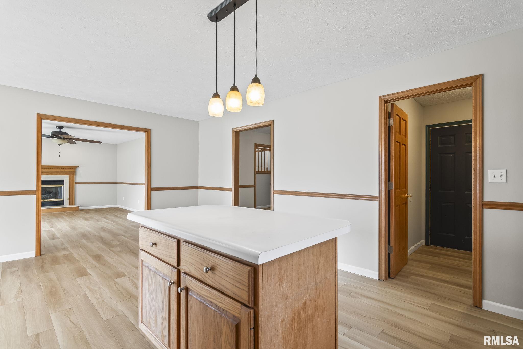 7 Brook Lane, Riverton, Illinois image 16