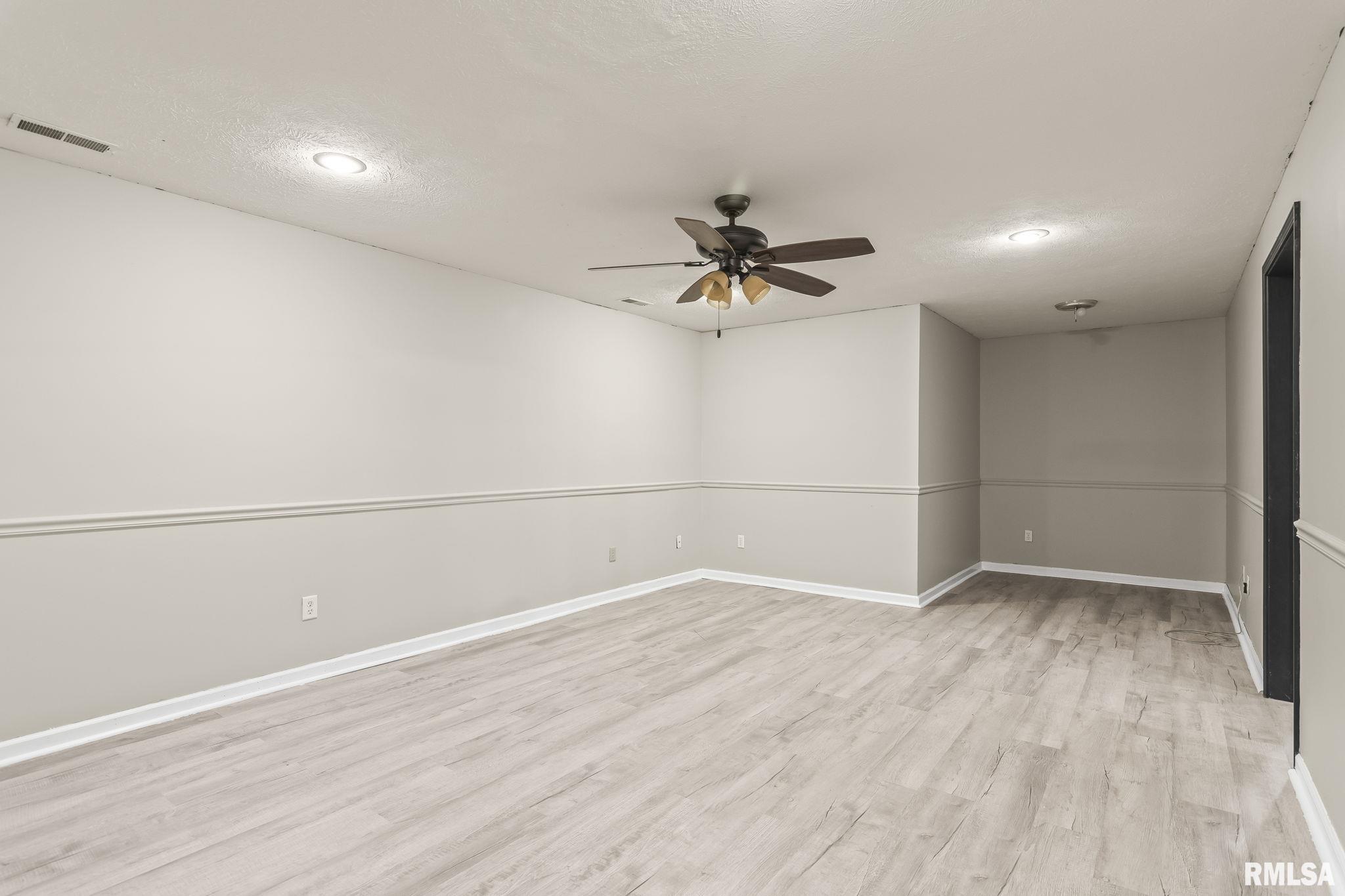 7 Brook Lane, Riverton, Illinois image 33