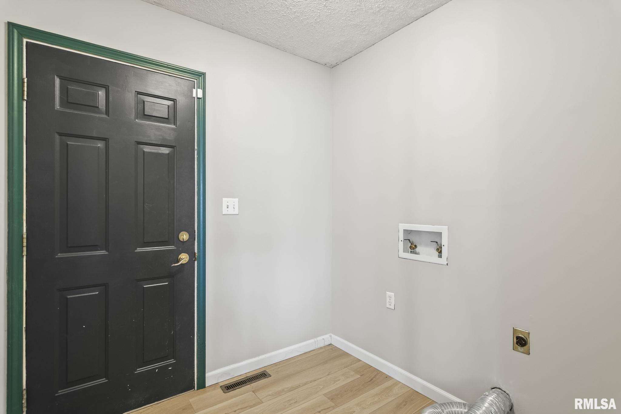 7 Brook Lane, Riverton, Illinois image 20
