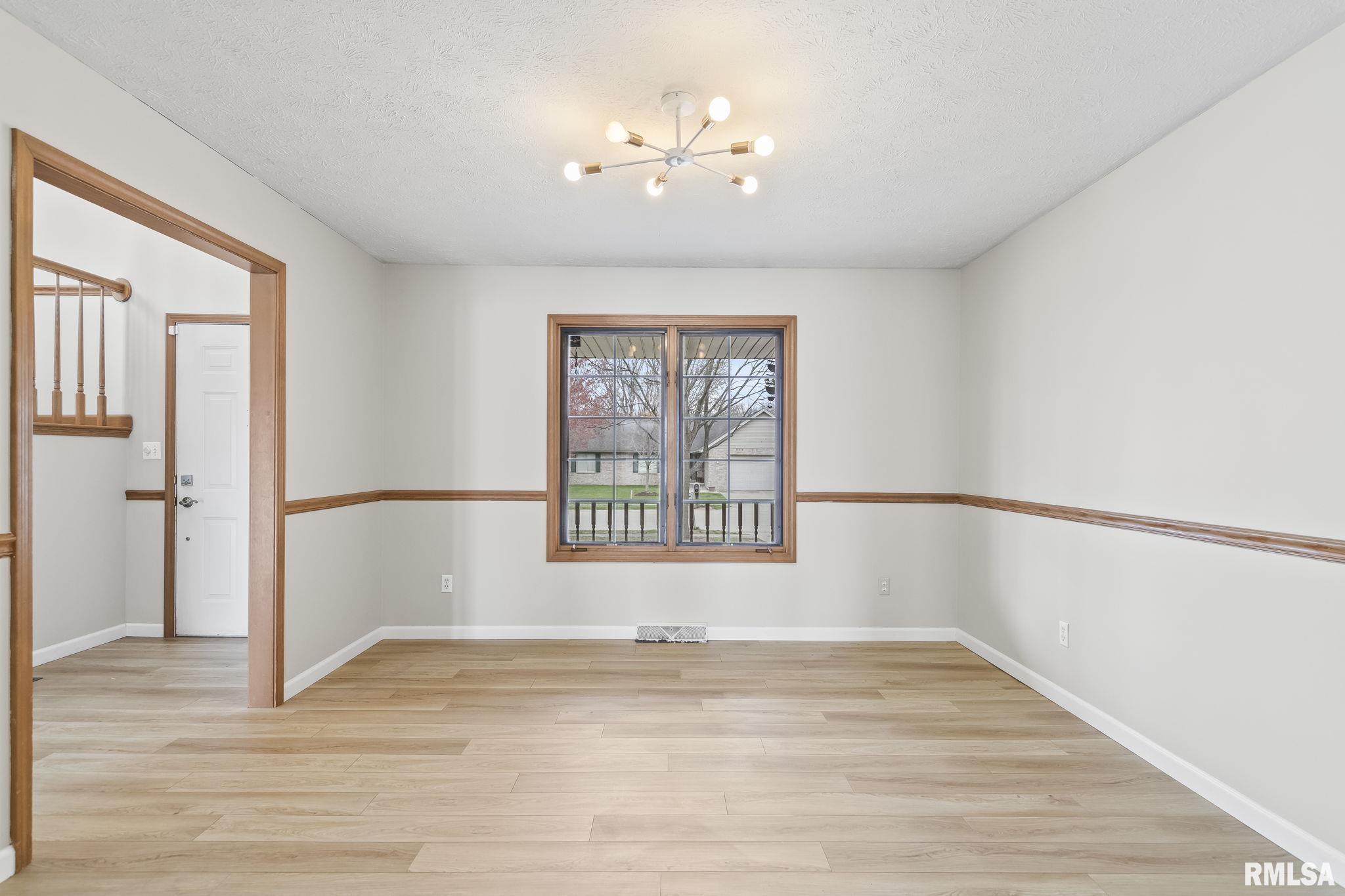 7 Brook Lane, Riverton, Illinois image 10