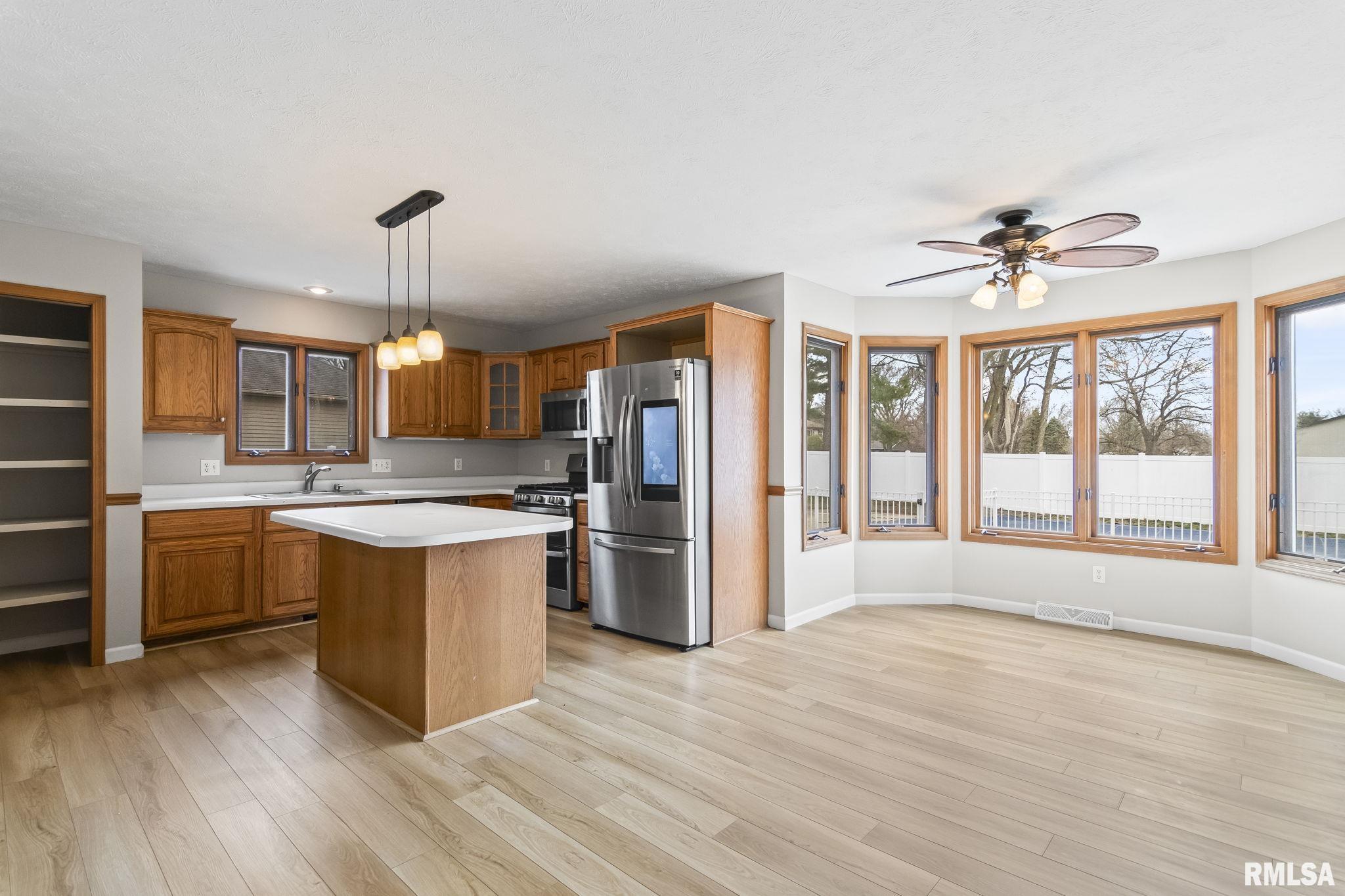 7 Brook Lane, Riverton, Illinois image 15