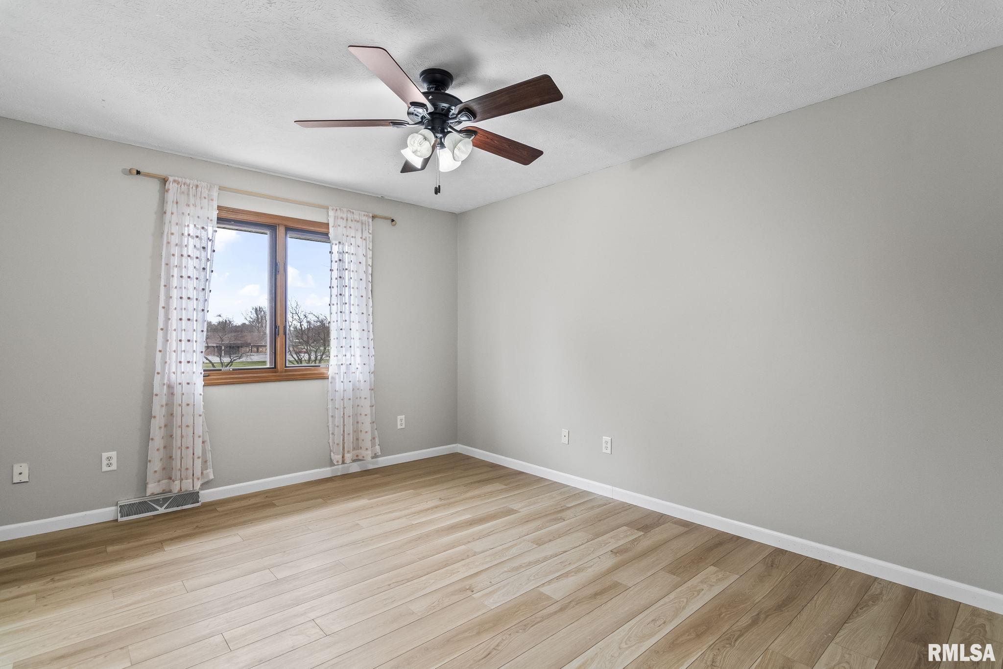 7 Brook Lane, Riverton, Illinois image 29