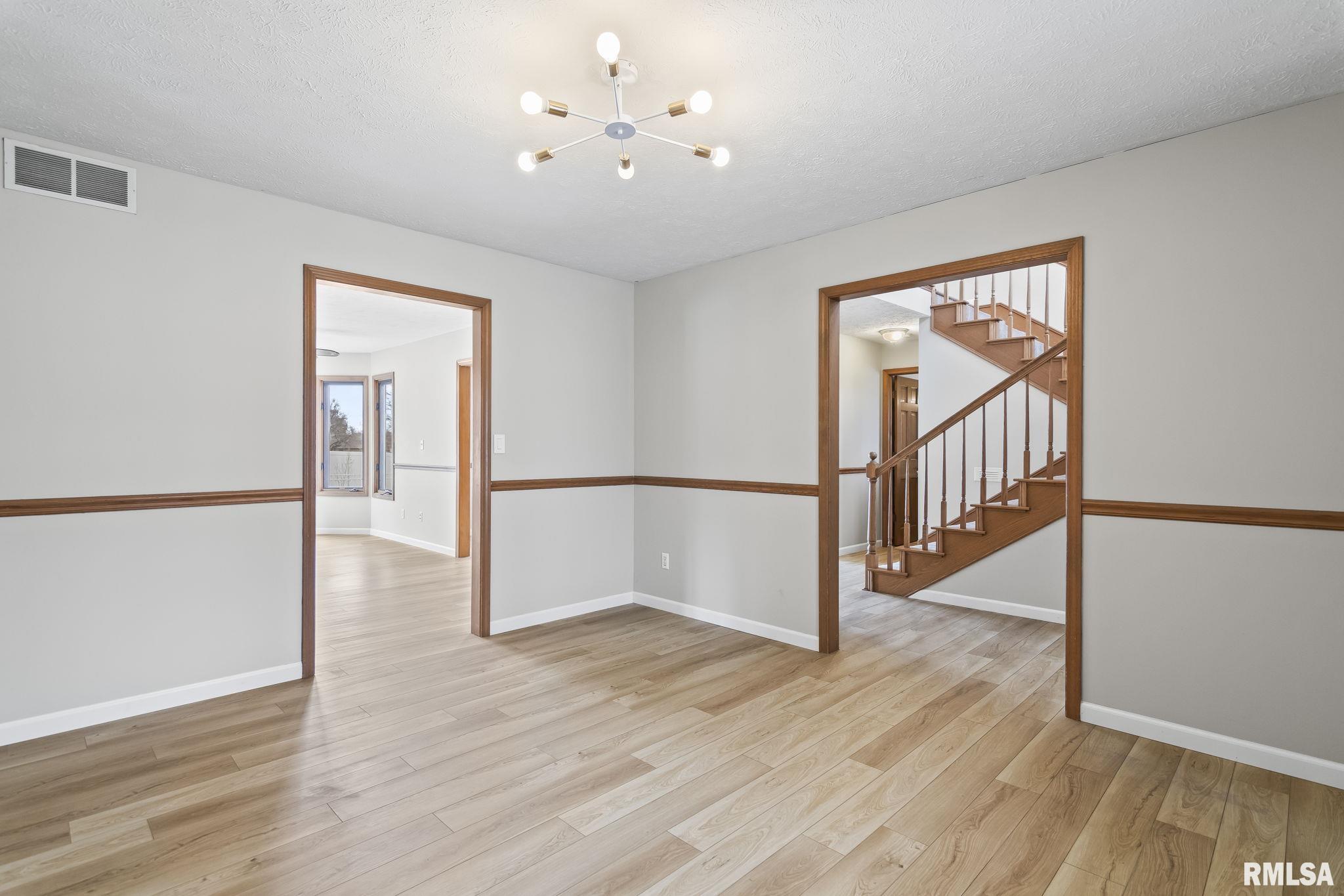 7 Brook Lane, Riverton, Illinois image 12