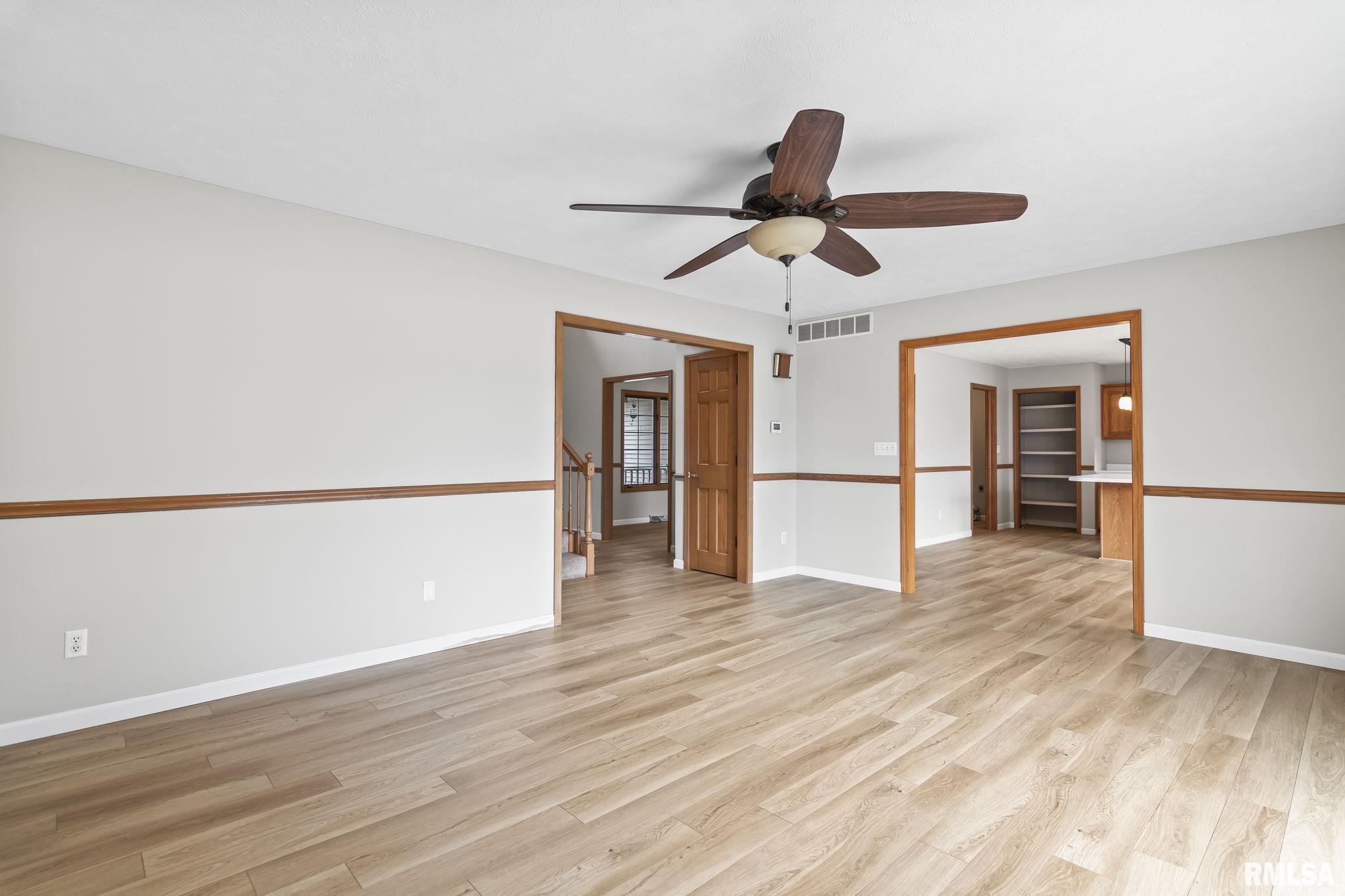 7 Brook Lane, Riverton, Illinois image 9