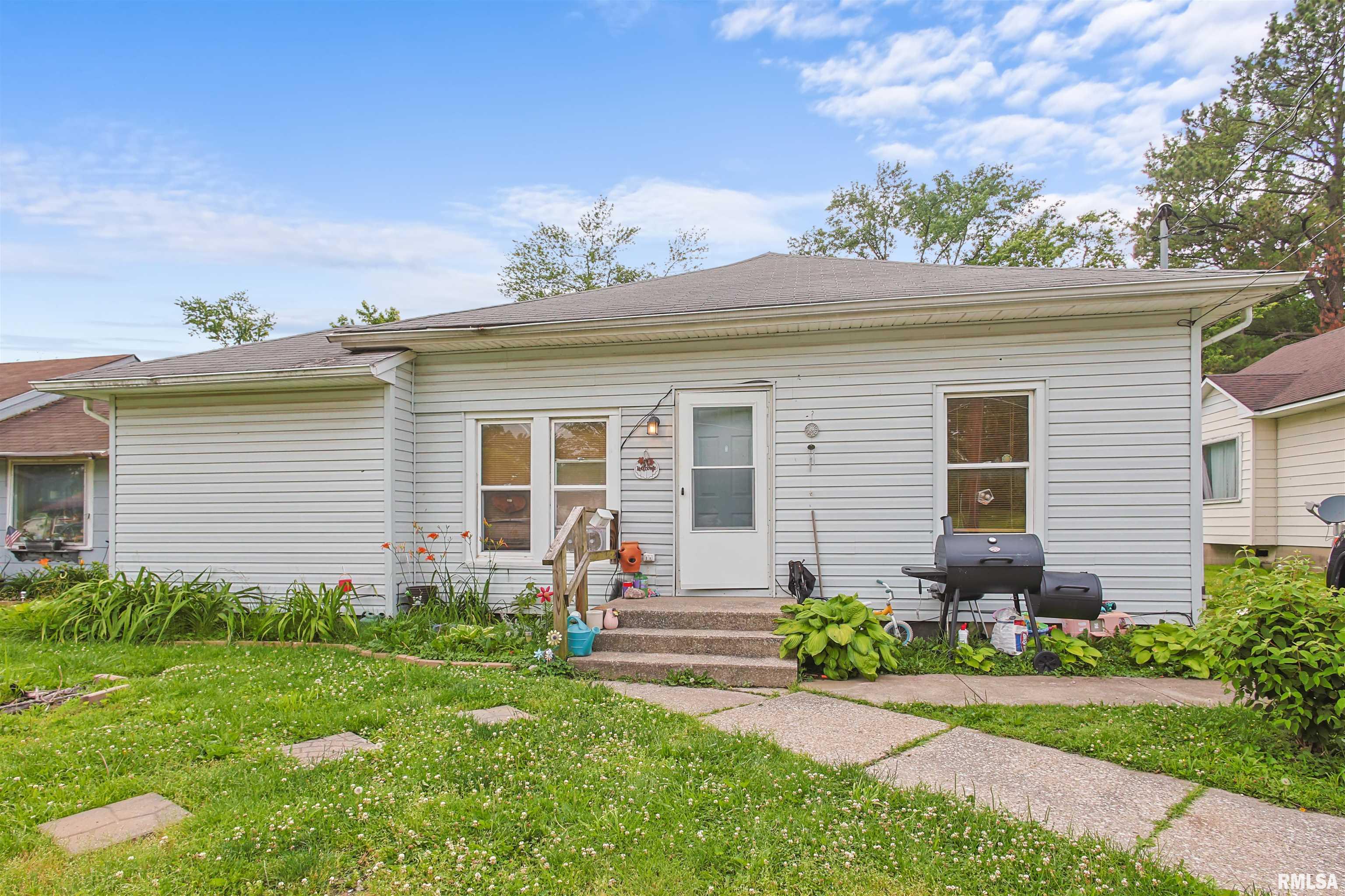 512 S Cherry Street, West Frankfort, Illinois image 1