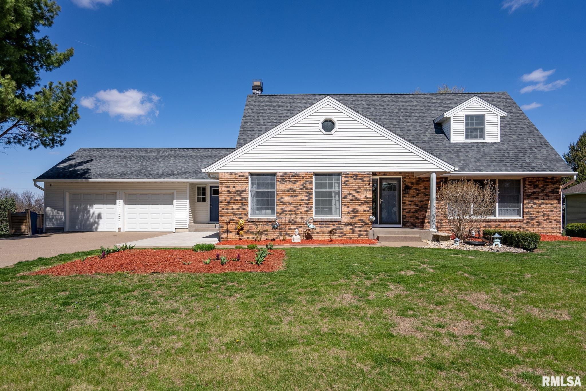 4620 Trails End Road, Bettendorf, Iowa image 1