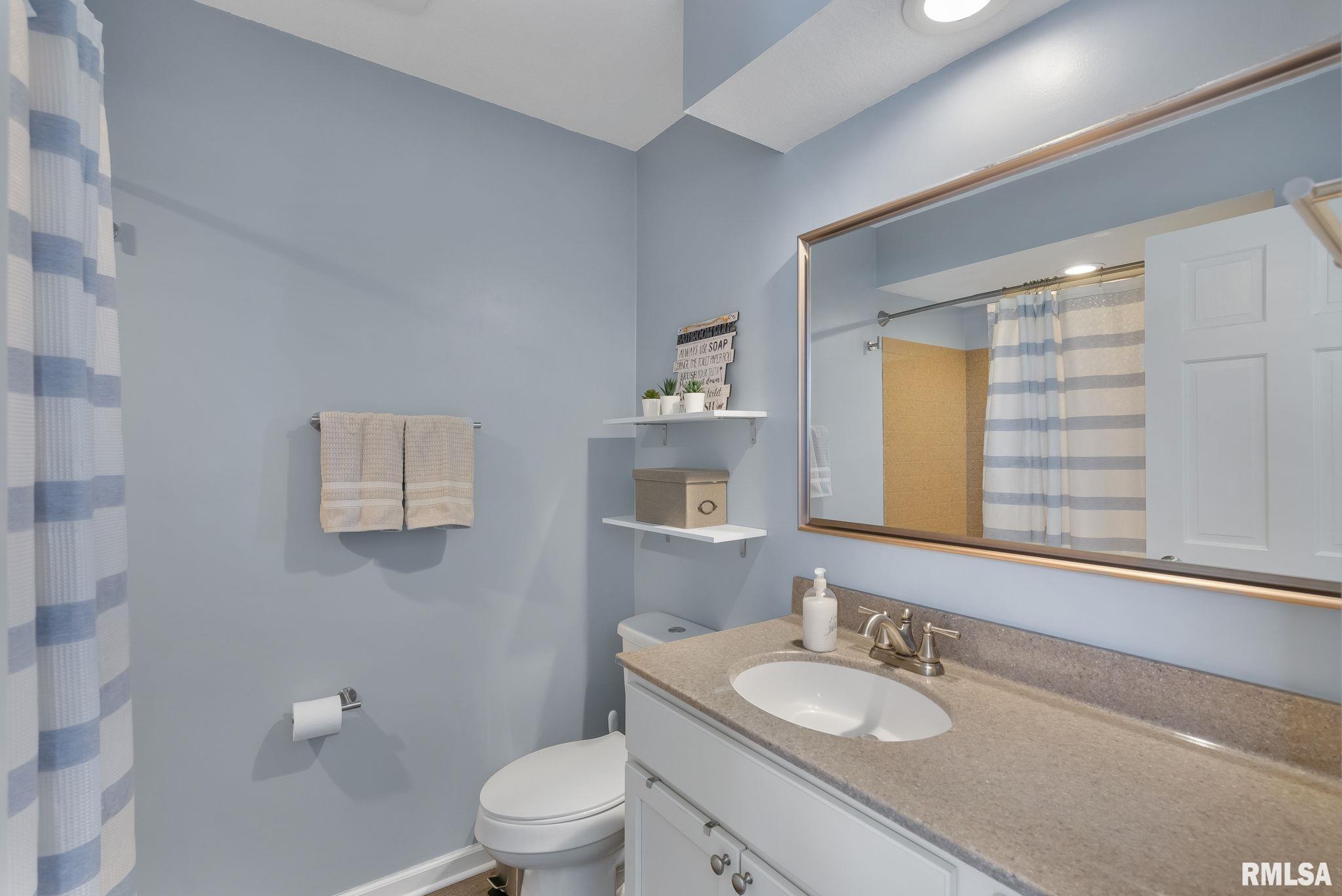 4620 Trails End Road, Bettendorf, Iowa image 35