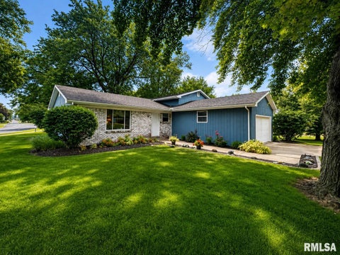 Homes For Sale - 3204 W Westport Road<br/> Peoria, IL 61615