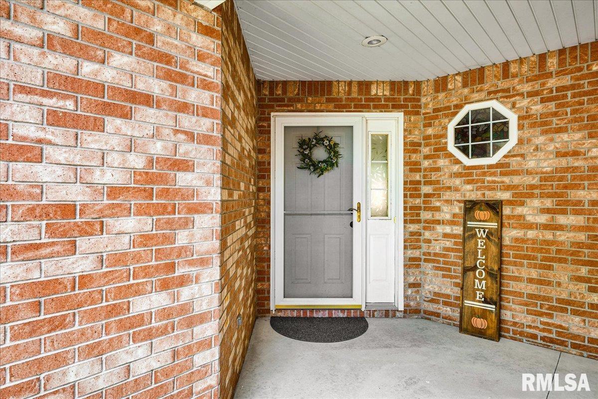 1832 Robin Avenue, Morton, Illinois image 1