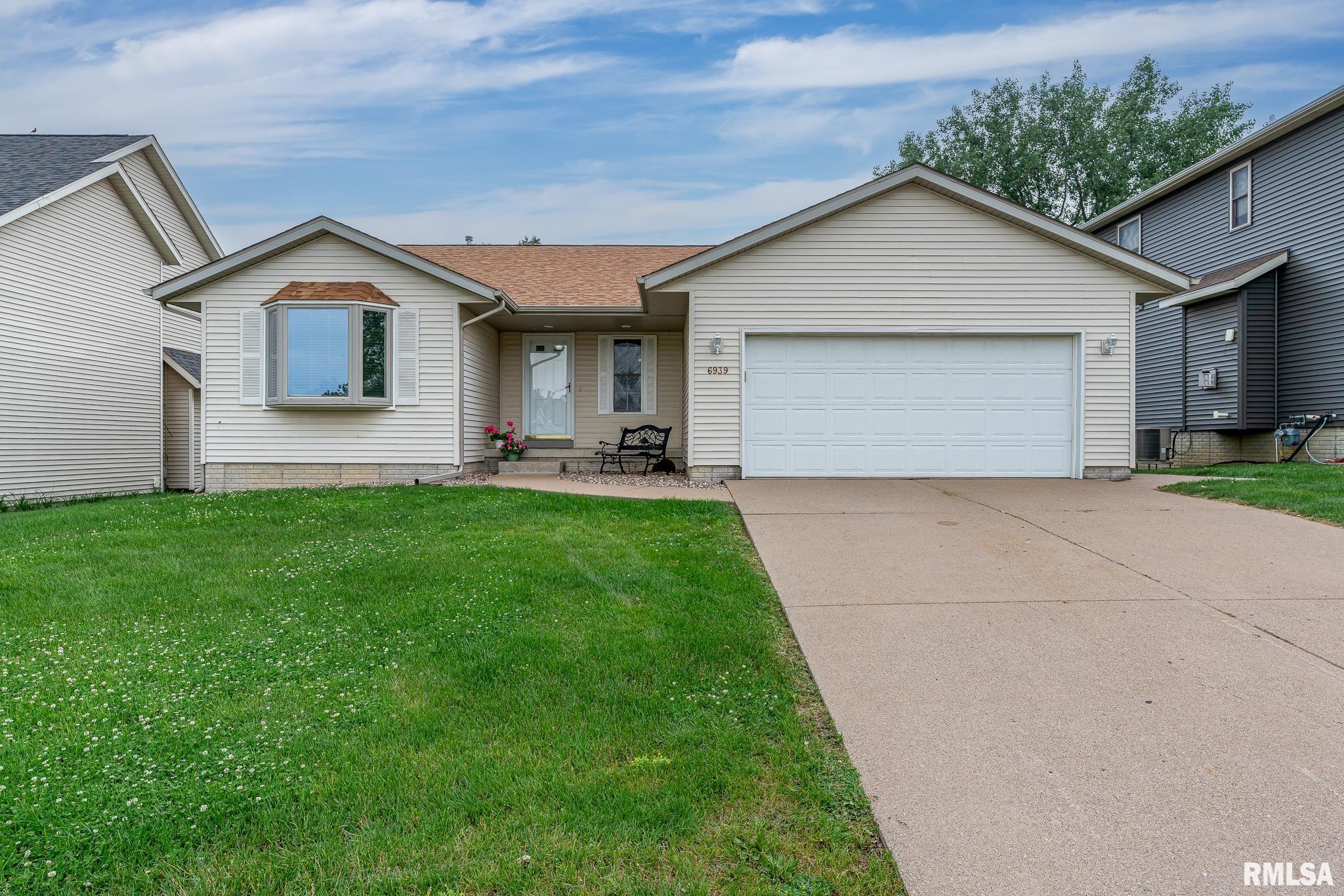 6939 Cresthill Drive, Davenport, Iowa image 1