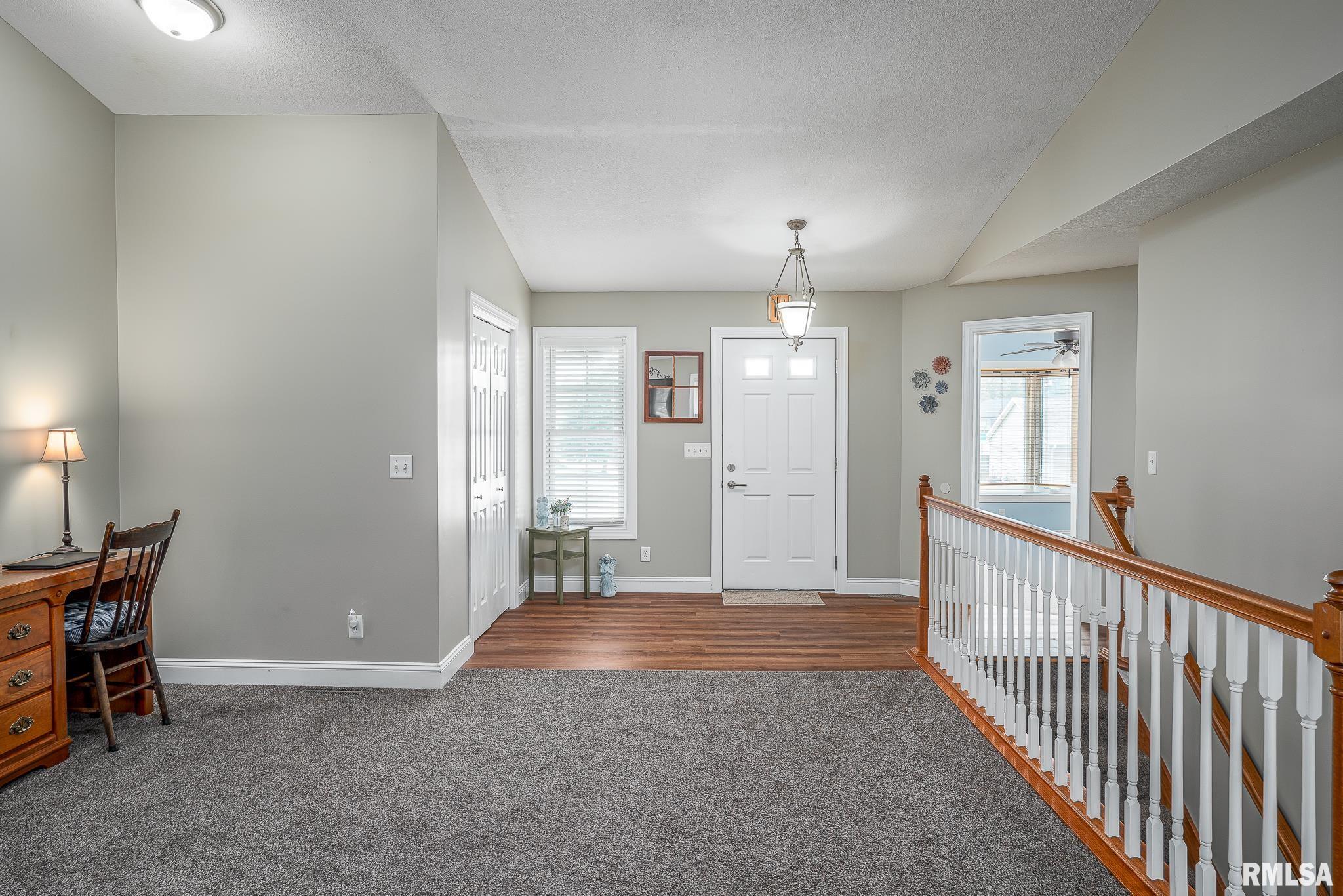 6939 Cresthill Drive, Davenport, Iowa image 2
