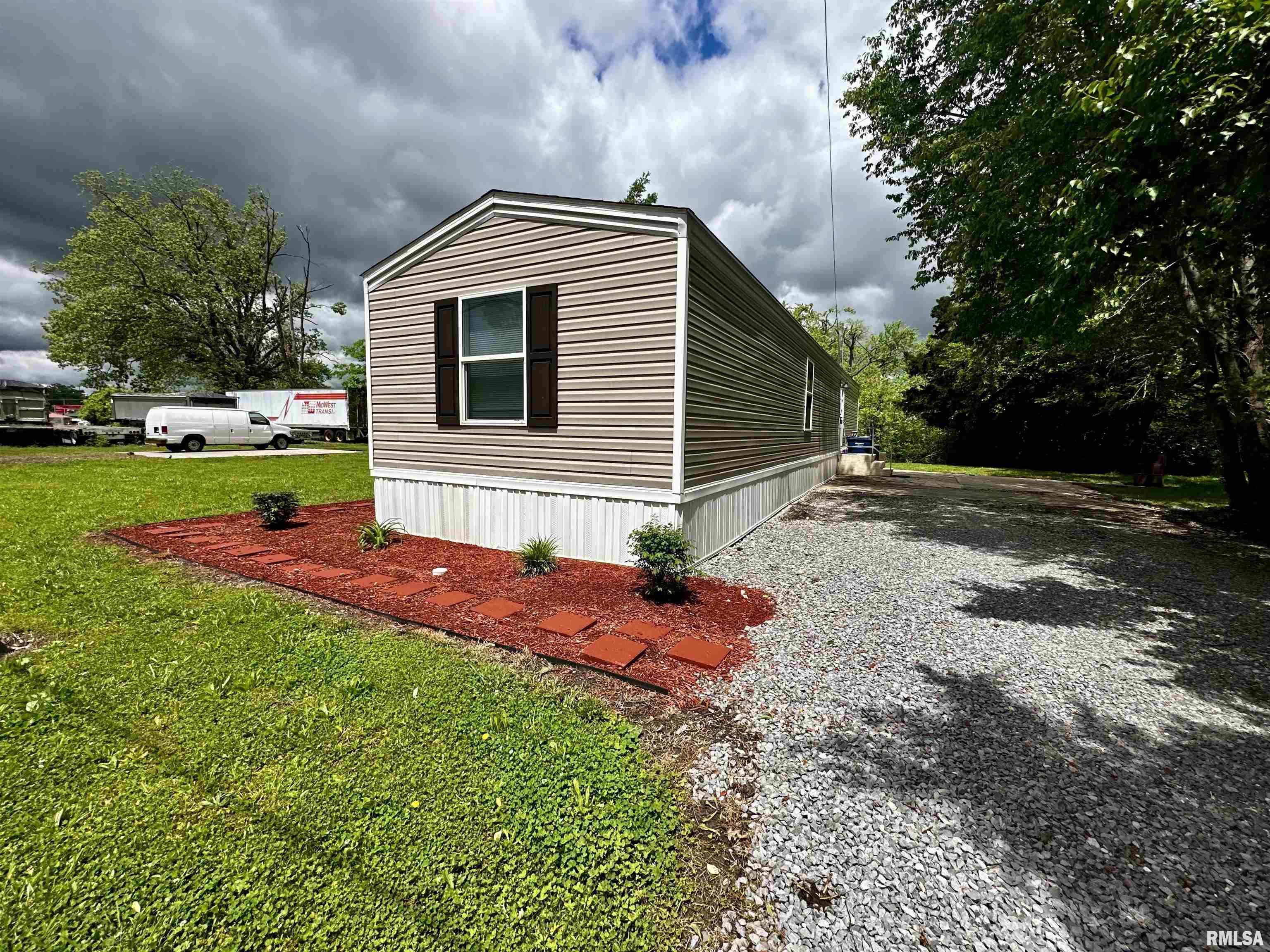 806 & 808 Boyd Street, Eldorado, Illinois image 17