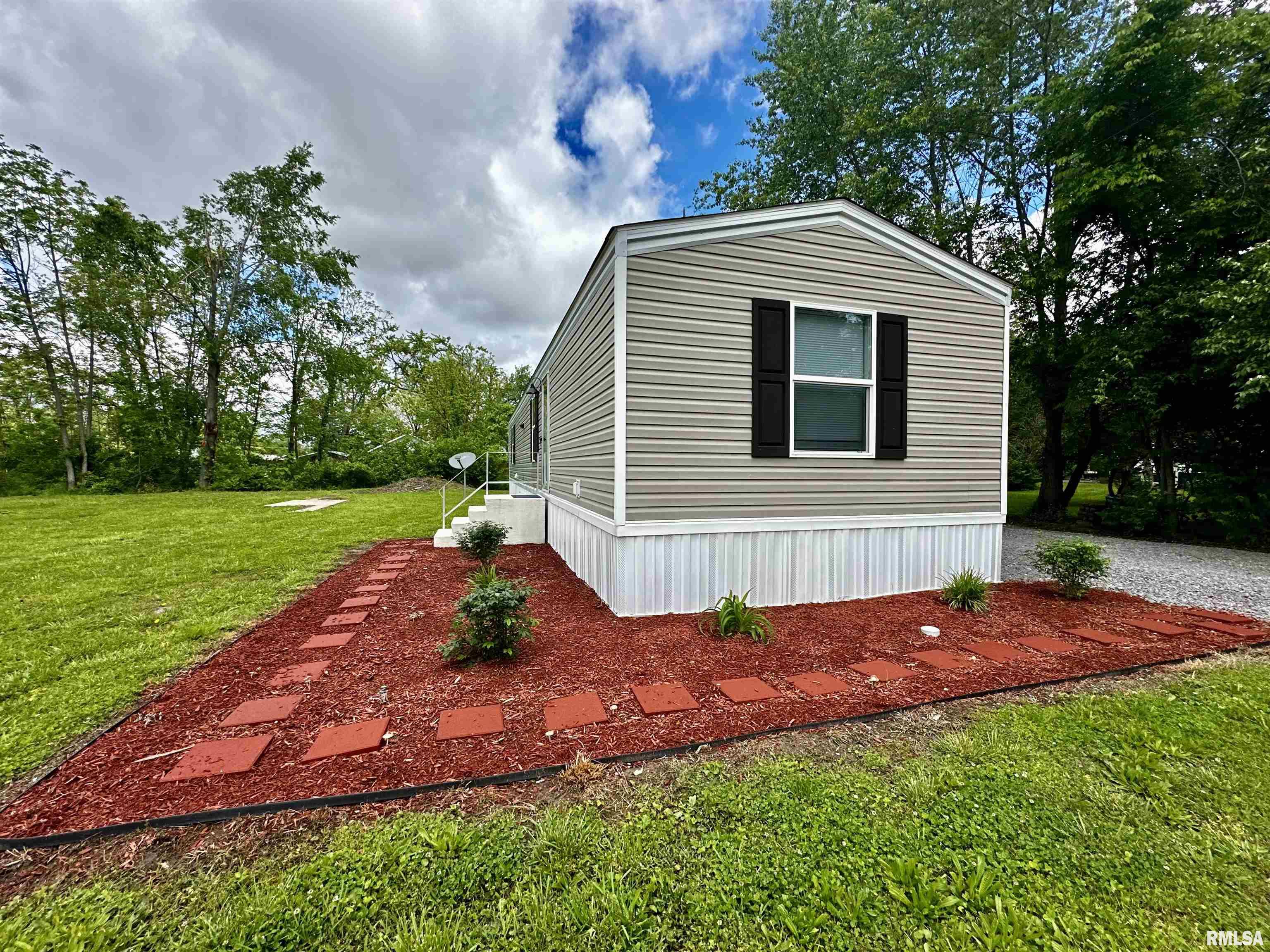 806 & 808 Boyd Street, Eldorado, Illinois image 2