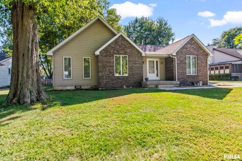 Homes For Sale - 1208 Harmony Court<br/> Springfield, IL 62703