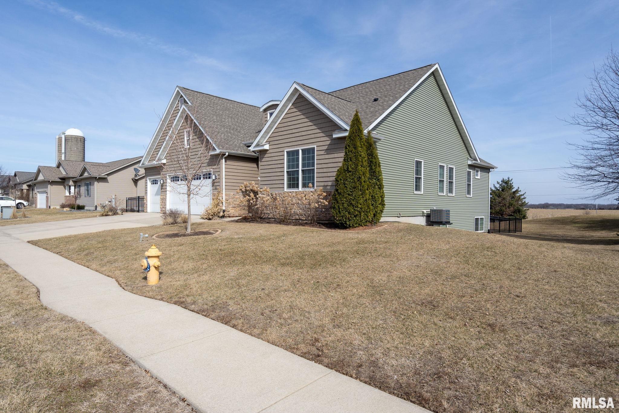 46 Cobblestone Lane, Le Claire, Iowa image 39