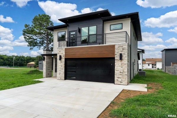 202 S MONROE ST, MARION, IL 62959 - Image 0a2fa24233e8e7ff1f8970a5ed9449d6/2300627984
