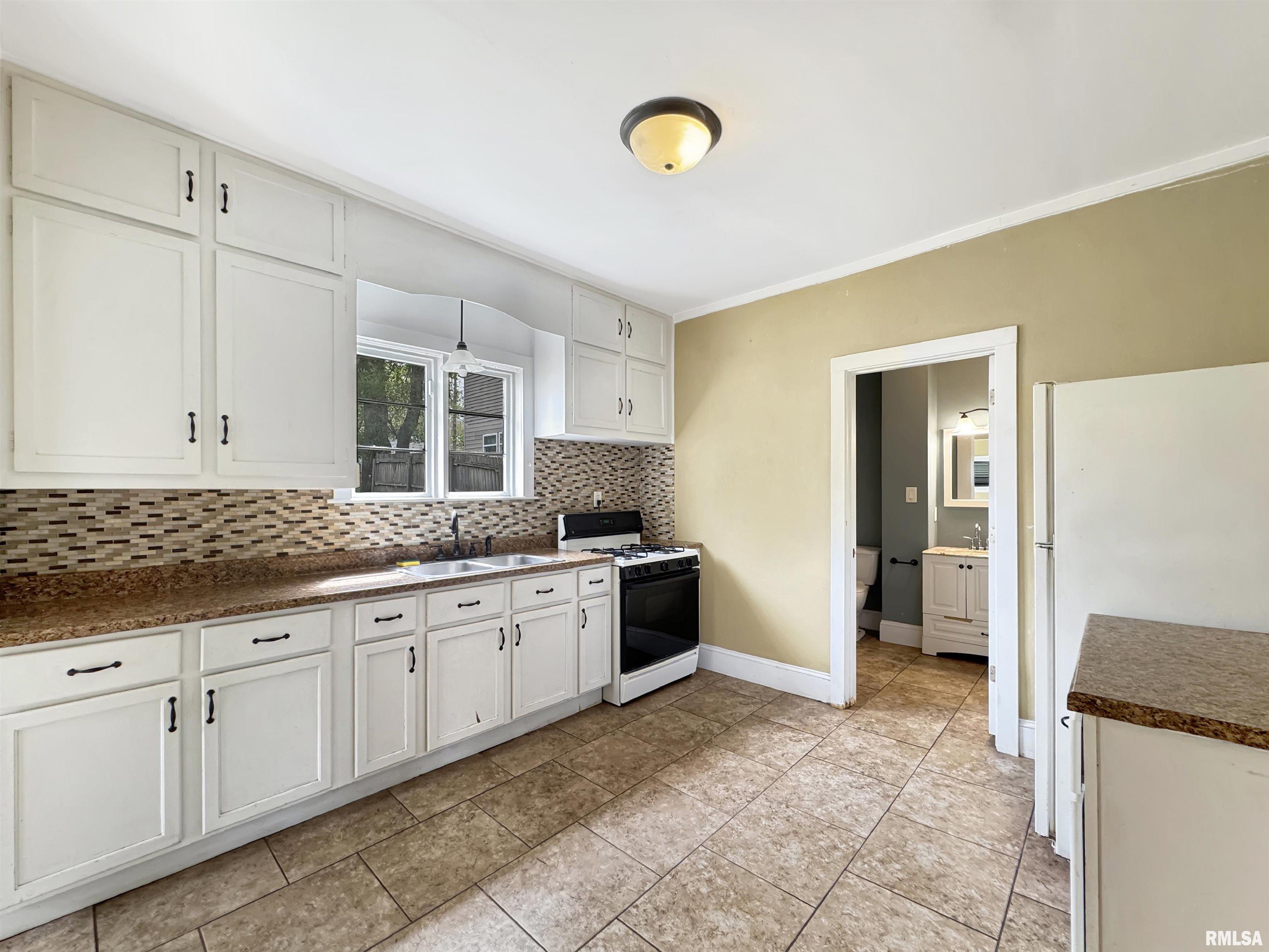 1406 Morton Street, Pekin, Illinois image 9