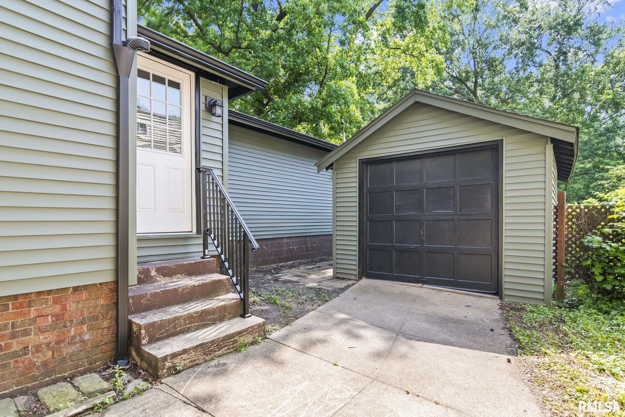 833 S State Street, Springfield, Illinois image 37