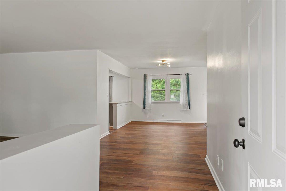 2417 Parkview Drive, Springfield, Illinois image 2