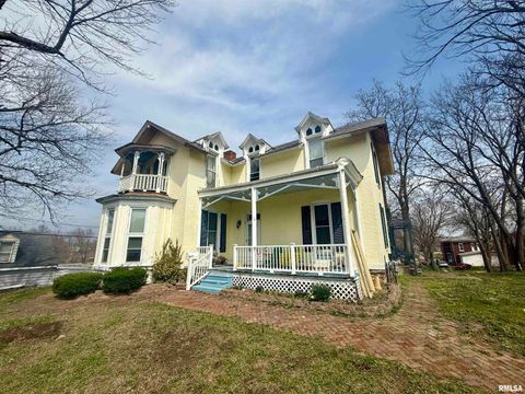 Photo of 1016 N 4TH Street, Quincy, IL 62301 (MLS # CA1043268)