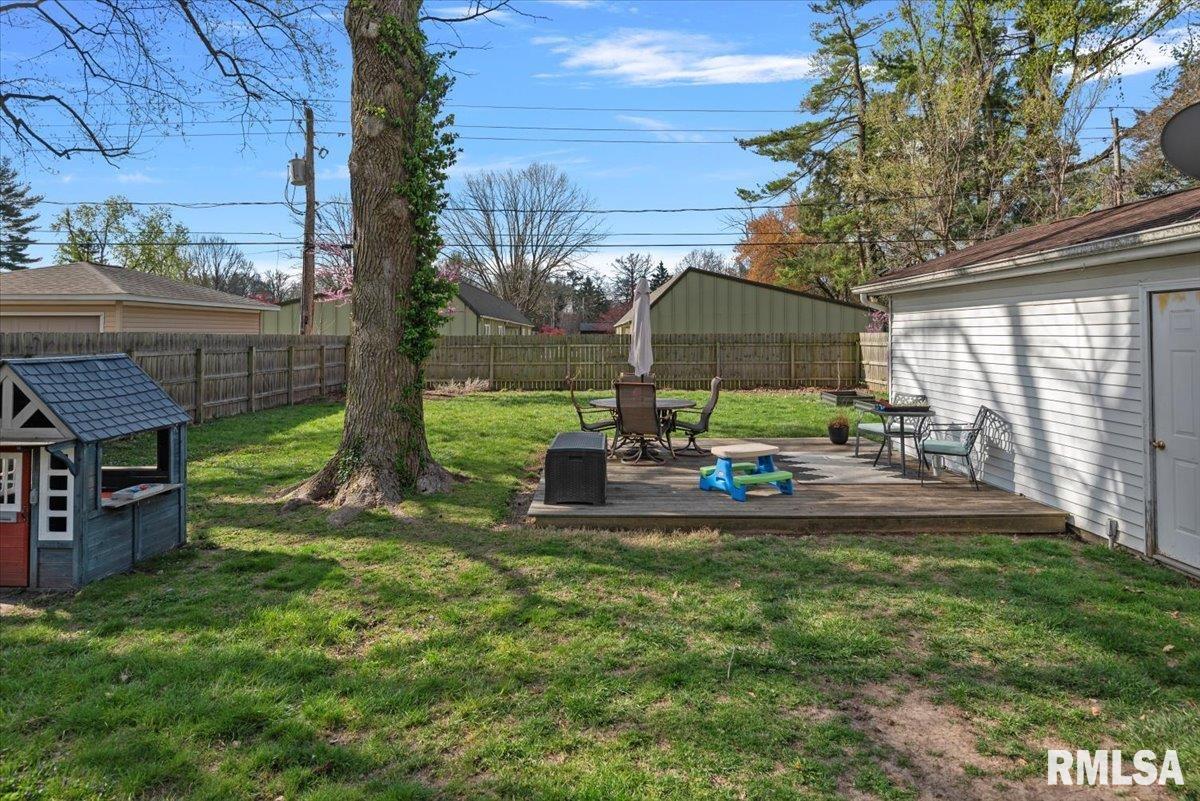 2104 Parkview Drive, Springfield, Illinois image 22