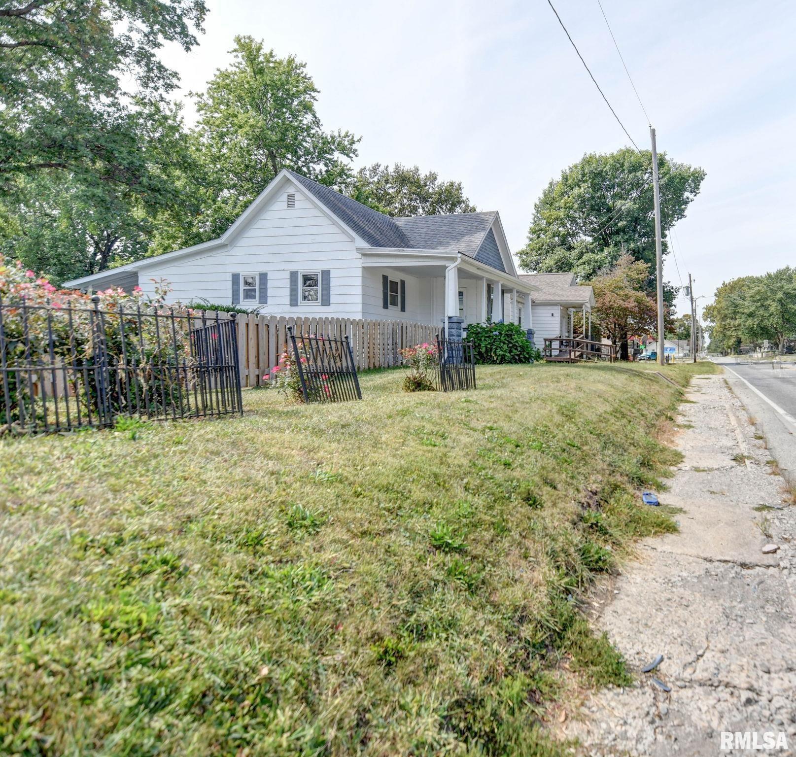 1008 E Park Street, Taylorville, Illinois image 11