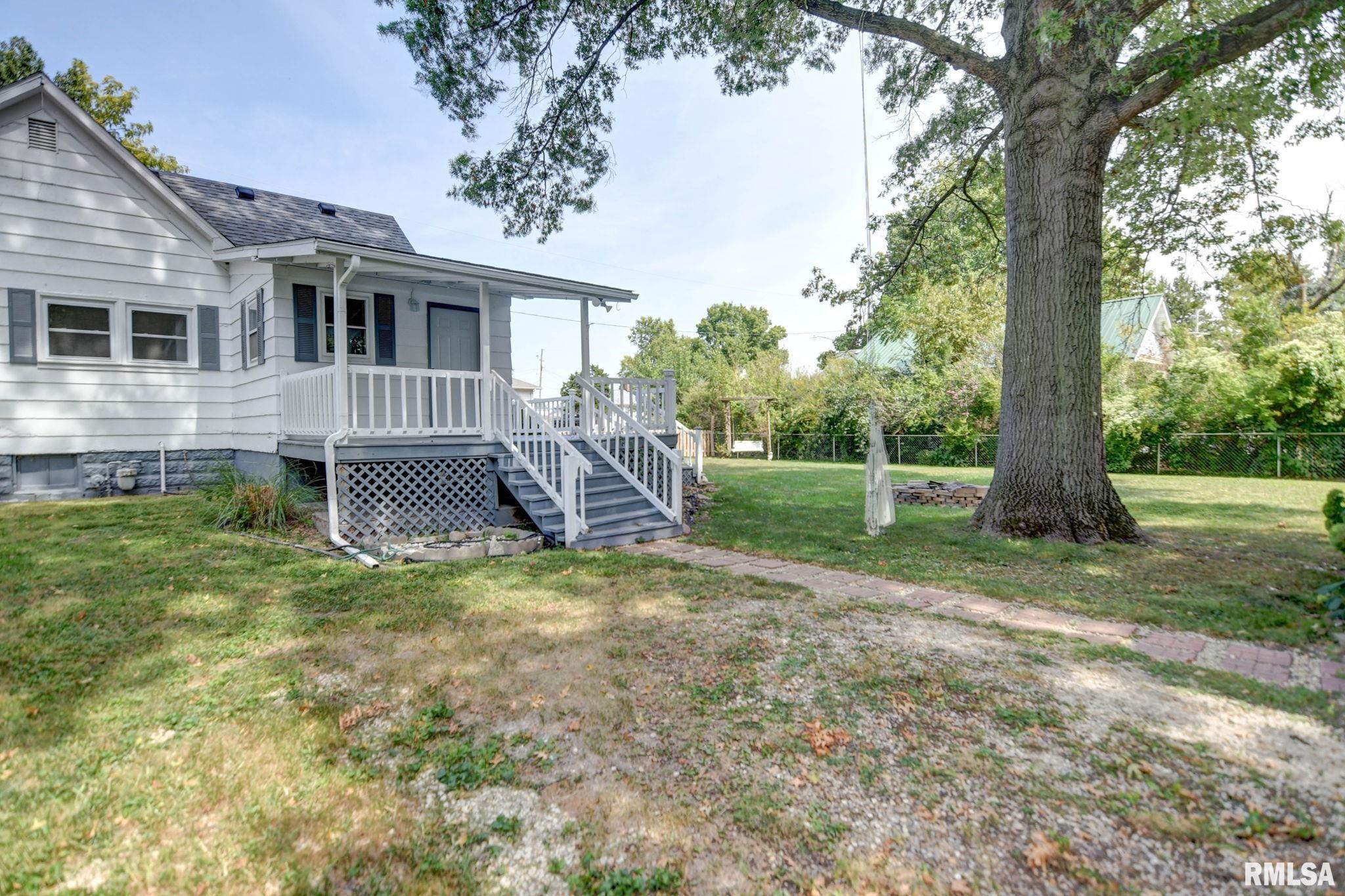 1008 E Park Street, Taylorville, Illinois image 7