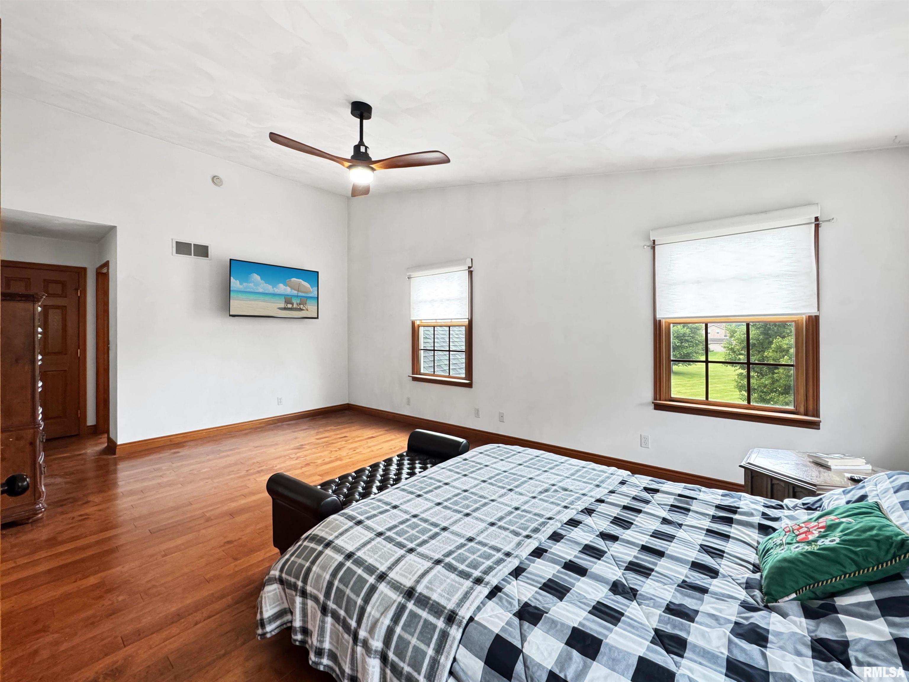 206 Windsor Drive, Germantown Hills, Illinois image 19