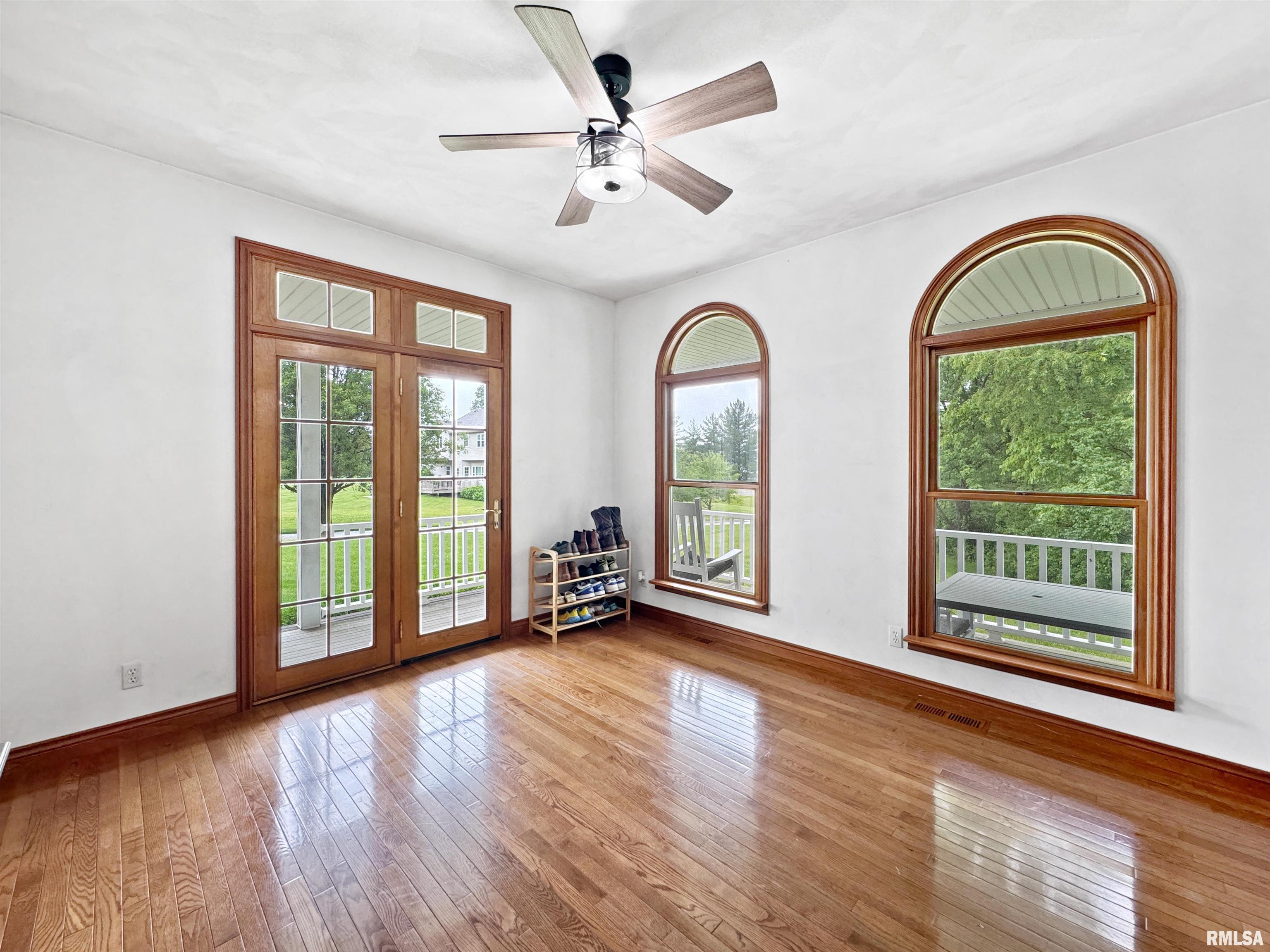 206 Windsor Drive, Germantown Hills, Illinois image 26