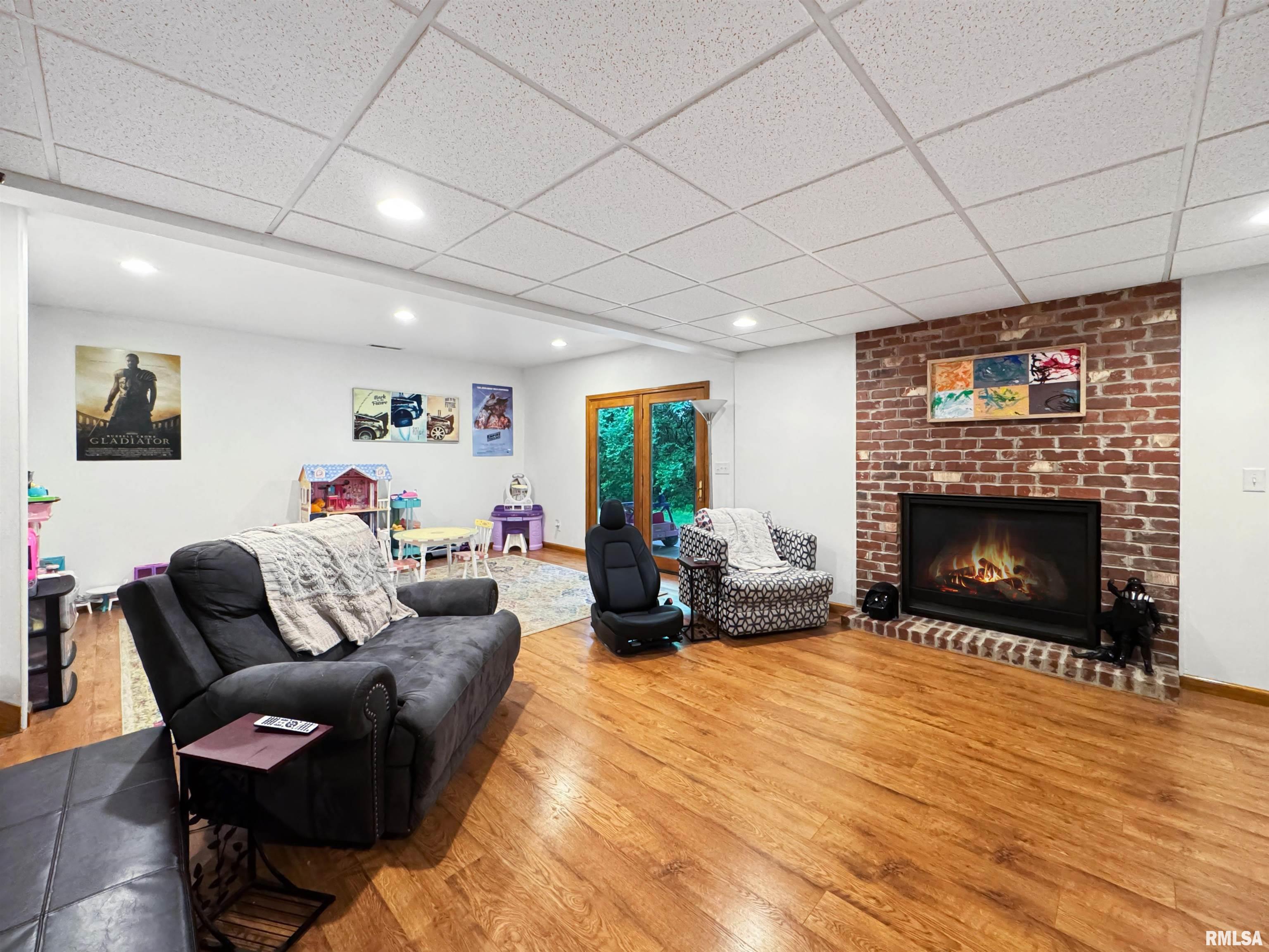 206 Windsor Drive, Germantown Hills, Illinois image 47