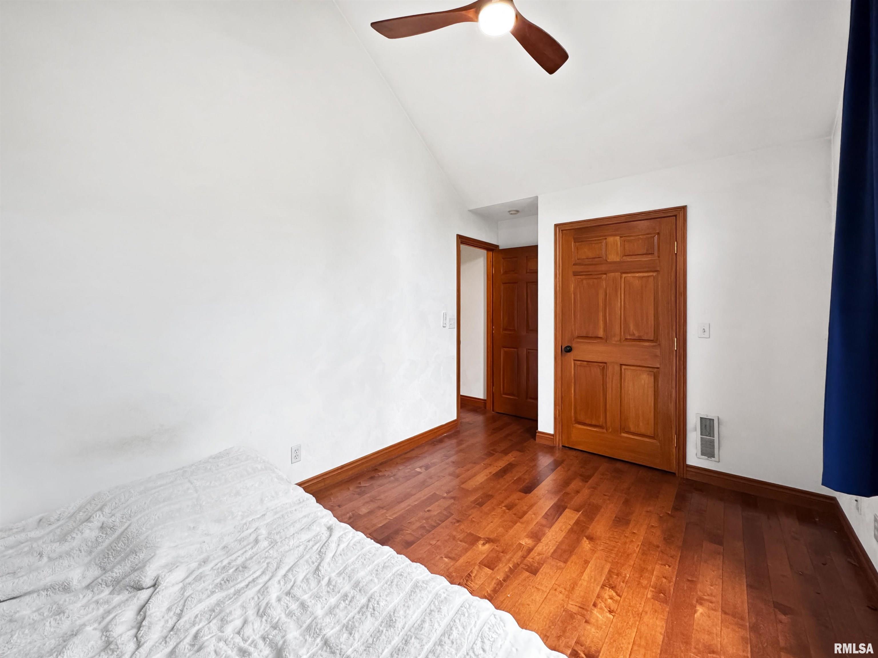206 Windsor Drive, Germantown Hills, Illinois image 44