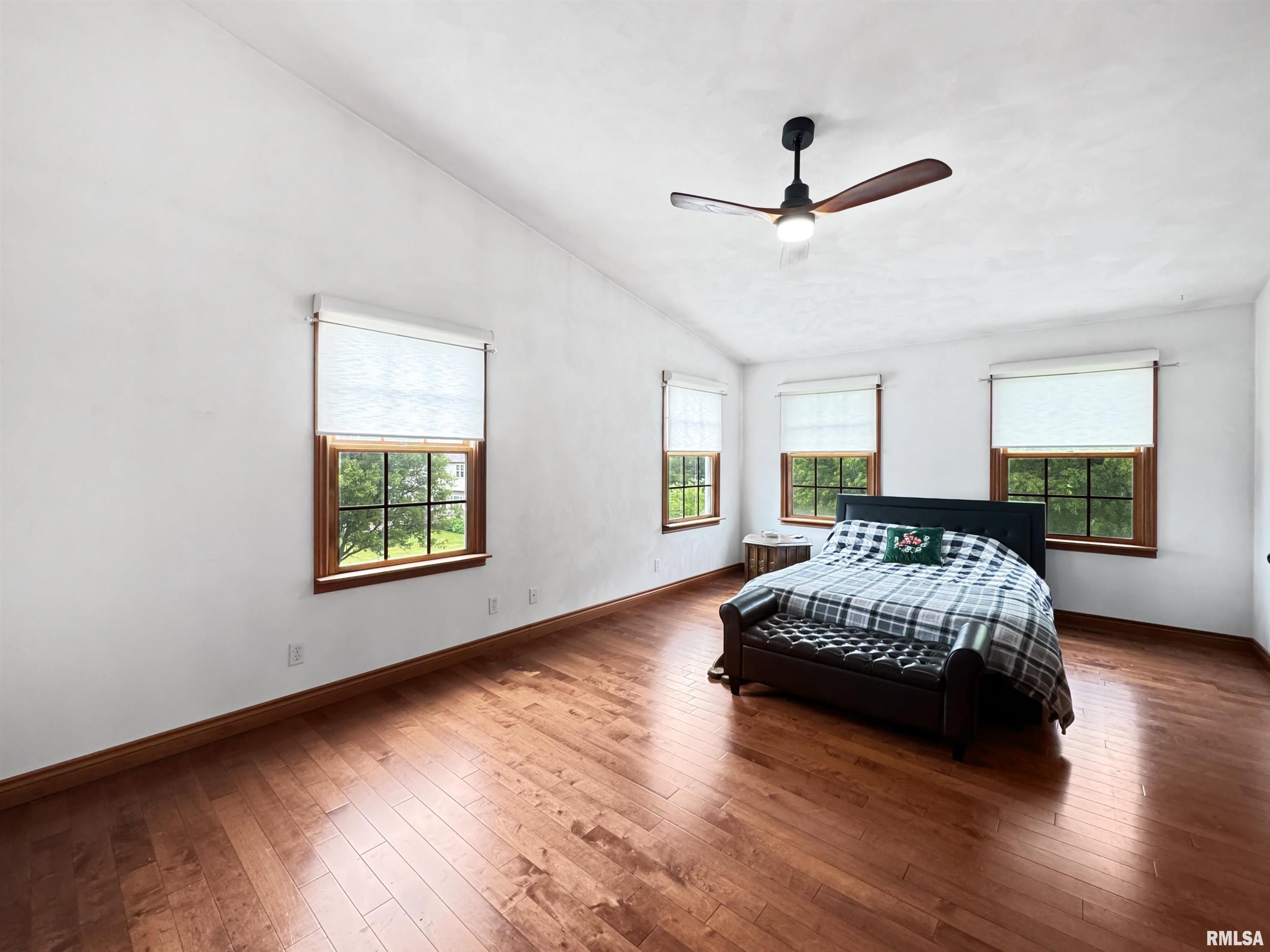 206 Windsor Drive, Germantown Hills, Illinois image 16